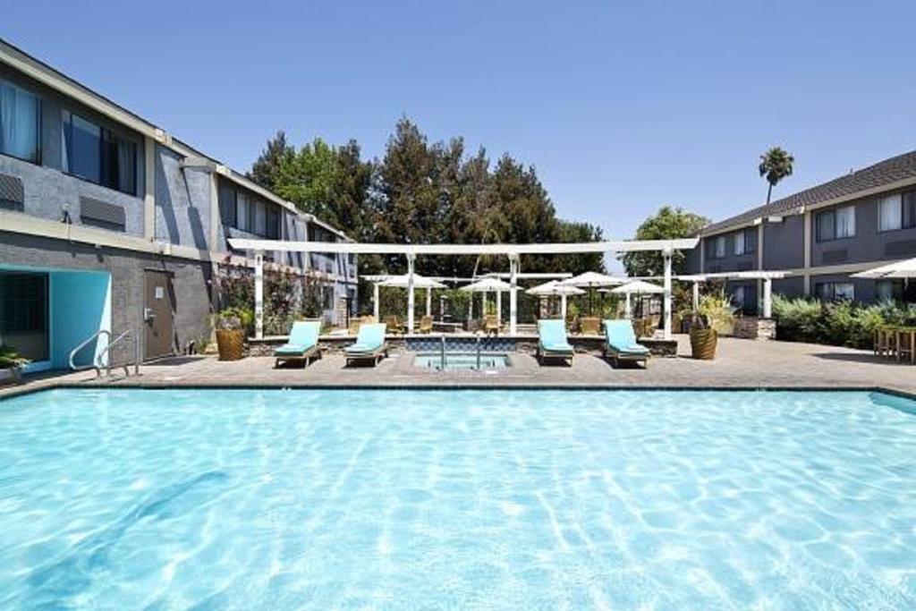 Maple Tree Inn Σανιβέιλ Εξωτερικό φωτογραφία